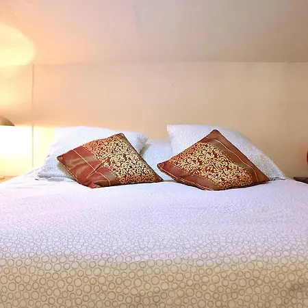 Lovely Flat In The Heart Of The Medieval Апартаменты *