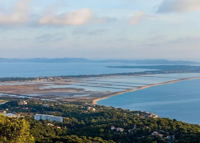 Lovely Flat In The Heart Of The Medieval Appartamento Hyères