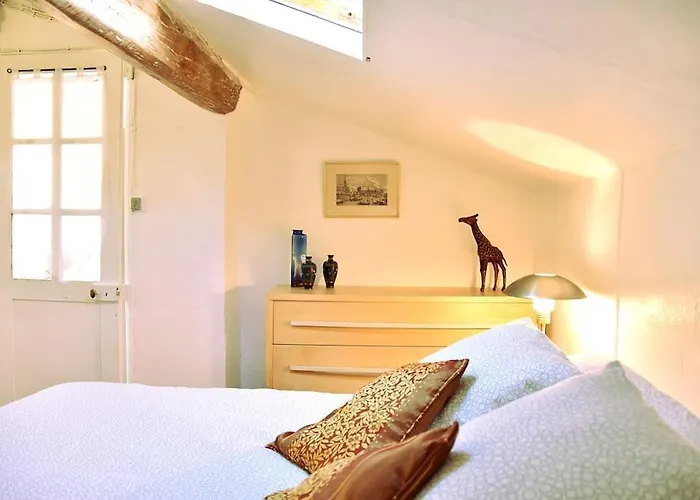 Lovely Flat In The Heart Of The Medieval Appartamento Hyères